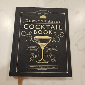 The Official Downton Abbey Cocktail book. Pet/smoke free. Excellent condition.